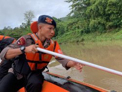 Niat Liburan Bersama Teman, Remaja di Soppeng Terseret Arus Sungai, SAR Brimob Diterjunkan Cari Korban