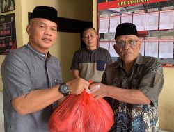 Brimob Bone Bagi-bagi Daging Kurban, Ini Sasarannya