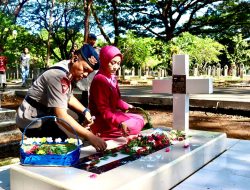 Menyambut HUT Brimob Ke-79, Satbrimob Polda Sulsel Ziarah Ke Taman Makam Pahlawan