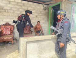 Patroli dan Sambang Warga, Personel Brimob Ciptakan Situasi Aman di Kelurahan Mancani