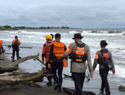 Pencarian Korban Tenggelam Hari ke-3 di Pantai Lumpue Parepare