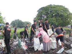 Brimob Makassar Gelar Bakti Kebersihan Bersama Warga, Wujud Sinergi Jaga Lingkungan serta beri rasa aman