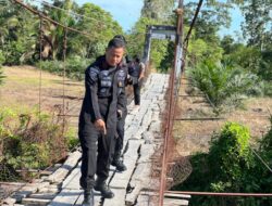 Komandan Batalyon D Pelopor Tinjau Jembatan yang Akan Diperbaiki di Dusun Salusule