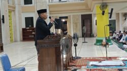 *Danyon B Pelopor Satbrimob Polda Sulsel Sampaikan Taushiyah di Masjid Agung Kota Parepare.*