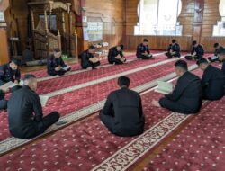 Batalyon C Pelopor Isi Waktu Siaga Dengan Tadarus