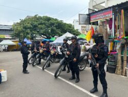 Personel Batalyon B Pelopor Laksanakan Patroli Ops Ketupat di Pusat Keramaian Kota Parepare
