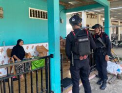 Personel Batalyon D Pelopor Pos Pengamanan Mancani Laksanakan Patroli