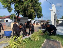 Peduli Kebersihan, Brimob Batalyon A Pelopor Hadirkan Kenyamanan Beribadah