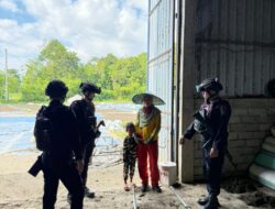 Patroli Humanis Brimob di Mancani, Warga Sambut Kehadiran Aparat