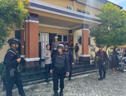 Batalyon C Pelopor Satbrimob Polda Sulsel Beri Rasa Aman Peringatan Jumat Agung di Bone