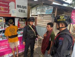 Personel Batalyon D Pelopor Laksanakan Patroli dan Sambang Warga di Wilayah Mancani