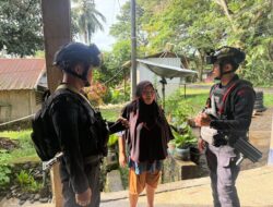 Patroli Humanis Brimob di Mancani, Warga Rasakan Kehadiran Polisi yang Menenangkan