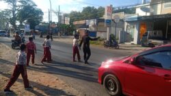 Polisi Sahabat Anak, Batalyon C Pelopor Rutin Kawal Pelajar di Depan Sekolah
