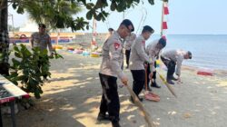 Peduli Lingkungan, Brimob Batalyon B Pelopor Bersihkan Pantai Ku Parepare