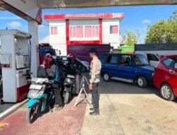 Brimob Bone Siaga di 8 SPBU, Antisipasi Gangguan Kamtibmas Saat Antrean BBM