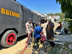 Tak Sekadar Distribusi Air, Tim SAR Batalyon C Pelopor Hadir Lebih Dekat dengan Warga Desa Lempa