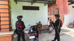PERERAT KEMITRAAN DENGAN MASYARAKAT, PERSONEL BRIMOB POS PENGAMANAN MANCANI GELAR PATROLI DAN SAMBANG WARGA