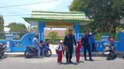 Wujud Kepedulian kepada Pelajar, Batalyon B Pelopor Bantu Penyeberangan Anak Sekolah