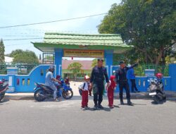 Wujud Kepedulian kepada Pelajar, Batalyon B Pelopor Bantu Penyeberangan Anak Sekolah
