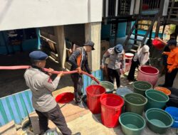 Brimob dan Tim Terpadu Wajo Salurkan Air Bersih bagi Warga Terdampak Kekeringan