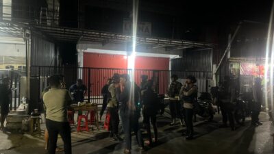 Personel Batalyon A Pelopor Satbrimob Polda Sulsel Laksanakan Patroli Kamtibmas, Imbau Masyarakat di Jl. Kandea